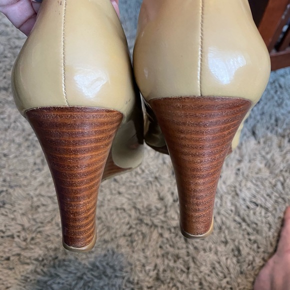 Size 9.5 patent leather wedge heels Coach - Picture 5 of 6